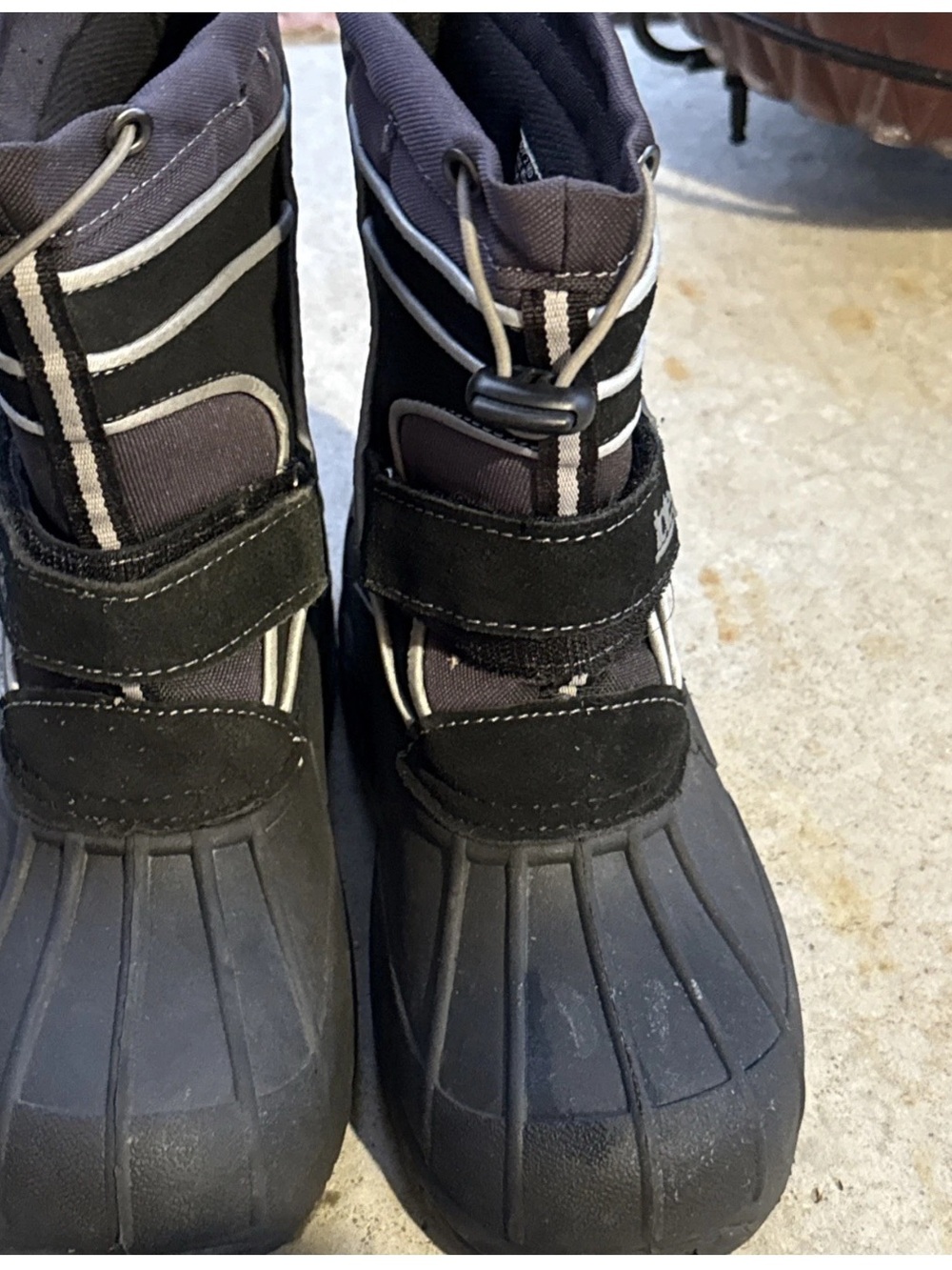 Boys Totes Snow Boots TODD Black Pristine Treads Clean In & Out Winter Size 2 - Picture 7 of 10